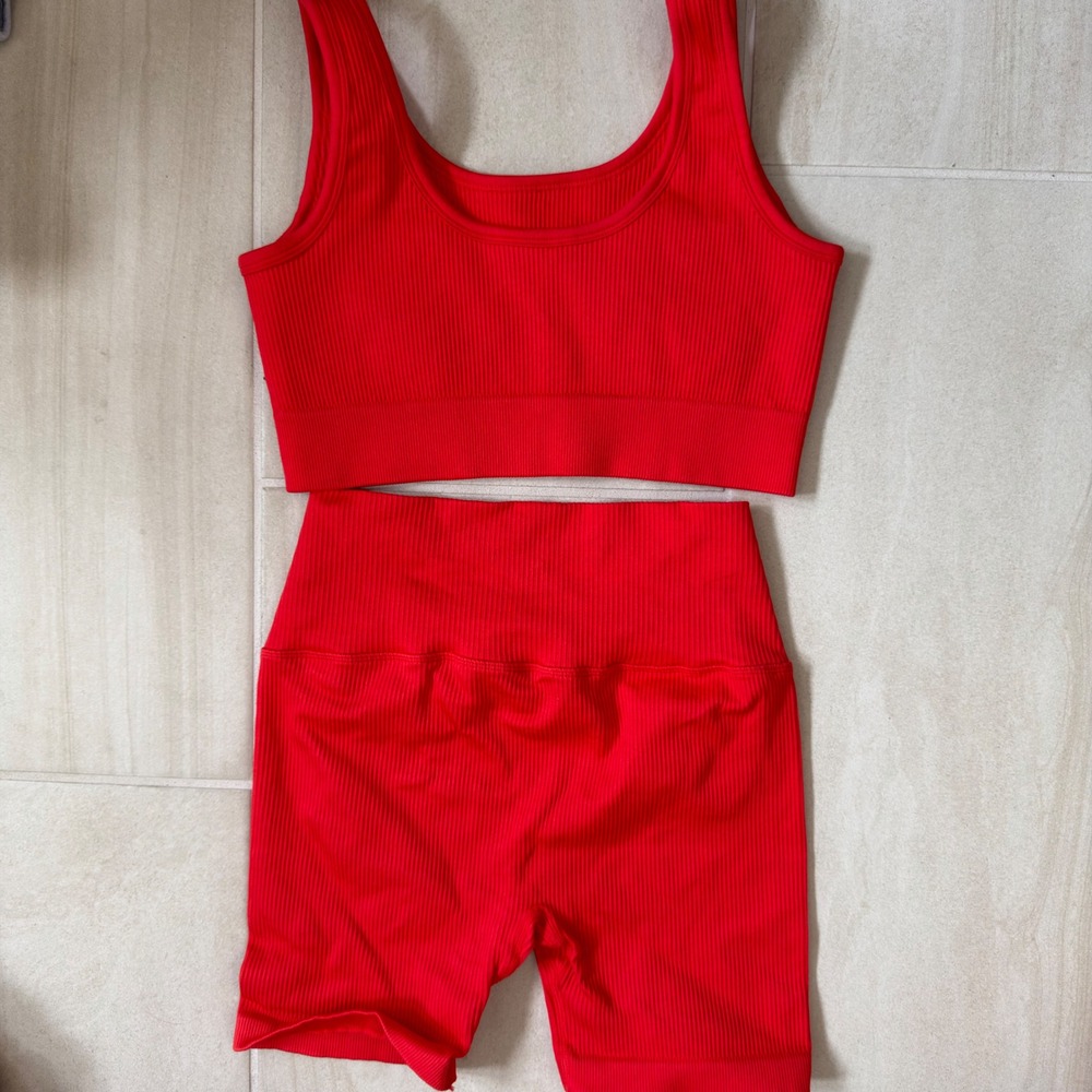 Red Ribbed Activewear Set V-Front High Waist Biker Shorts & Sports Bra Large - Picture 4 of 4
